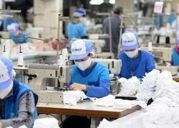 Lý do cổ phiếu dệt may "dậy sóng" bất chấp VN-Index giảm 12 điểm