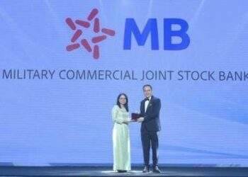 MB nhận giải thưởng ‘Doanh nghiệp có môi trường làm việc bền vững’