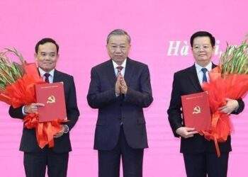 Politburo names two new Chairmen of Central Commissions