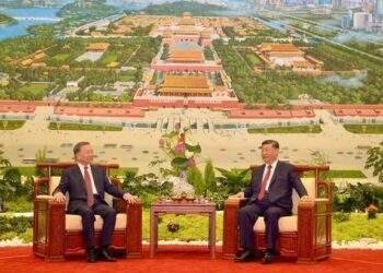 Vietnamese Chinese leaders agreed to step up the building of a community of shared future with six elevations