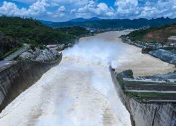 5 hồ thuỷ điện lớn phía Bắc đóng toàn bộ cửa xả lũ, hơn 5,6 triệu hộ có điện lại