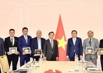 Chủ tịch Quốc hội: Doanh nghiệp Việt cần tăng đầu tư tại Nga để tương xứng với quan hệ hết hai nước