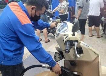 Chuyện gì đang xảy ra trên thị trường xăng dầu?