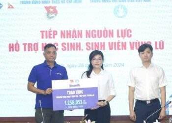 Cộng đồng góp 1, Vinamilk góp thêm 1 để nhân đôi hỗ trợ cho học sinh các tỉnh gặp thiên tai