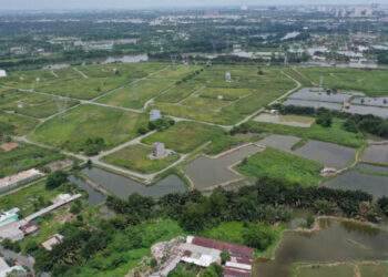 Investing costs me everything while land speculators profit