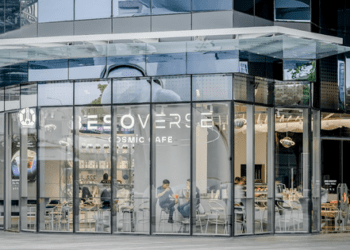 Khám phá không gian độc đáo tại Besoverse Cosmic Cafe