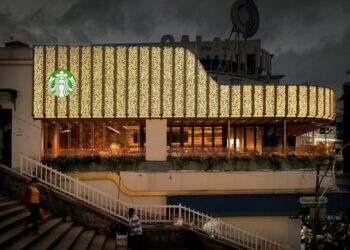 Trả mặt bằng đắc địa ở Hàn Thuyên, Starbucks khai trương cửa hàng cạnh chợ Đà Lạt, mở cửa từ 5h sáng giúp khách 'chữa lành'
