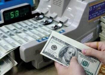 Tỷ giá ngân hàng đồng loạt "rớt" mạnh, mất mốc 25.000 VND/USD