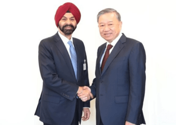 Việt Nam prioritises strengthening relations with WB top leader