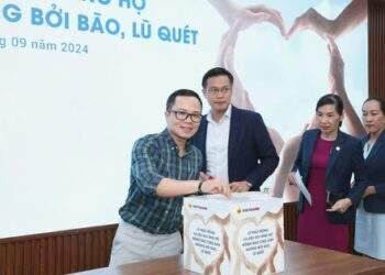 Vietbank quyên góp hơn 700 triệu trong lễ phát động kêu gọi ủng hộ đồng bào