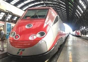 Vietnam's high-speed rail fares set at 75% of flight tickets