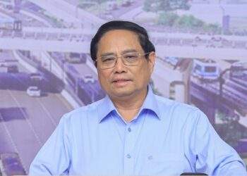 "Vượt nắng, thắng mưa, không thua gió bão" để hoàn thành 3.000 km đường cao tốc