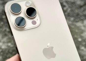 iPhone 16 xách tay giảm giá "chóng mặt" sau 2 ngày về Việt Nam