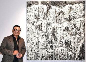 Artist Nguyen Viet Cuong wins 2nd UOB Painting of the Year in Vietnam