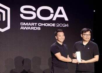 CEO Ninety Eight trao giải Smart Choice Awards tại Gala Better Choice Awards