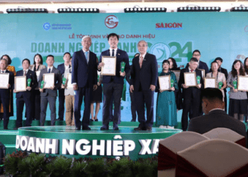 Chàng thanh niên Việt ra thế giới kể chuyện 'đời rác'