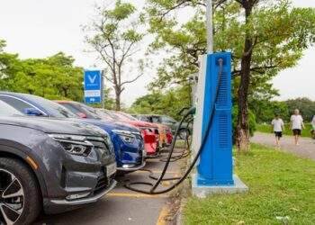 Chủ nhà hàng, cà phê, rửa xe... có thêm nghề mới