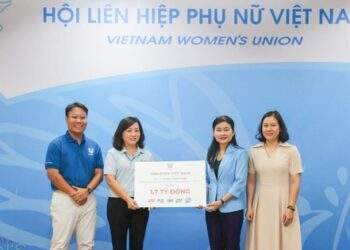 Doanh nghiệp chung sức cùng người dân khôi phục cuộc sống sau thiên tai