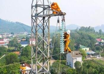 EVN chưa "tiết lộ" doanh thu tăng thêm sau khi tăng giá điện