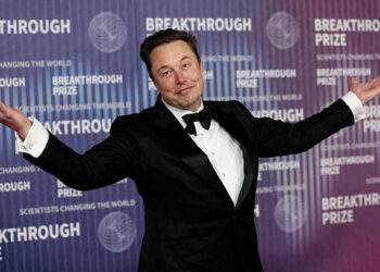 Elon Musk’s wealth soars $33B a day, outperforming LVMH chairman Bernard Arnault