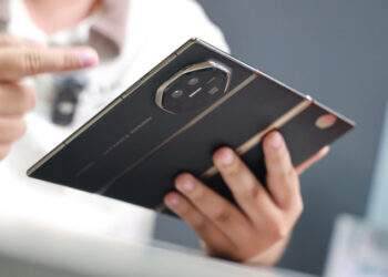 First tri-fold smartphone Mate XT priced up to $5,000 in Vietnam