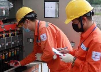 Giá điện tăng thêm 4,8%, vượt mức 2.103 đồng/kWh