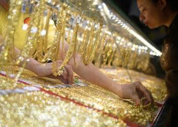 Gold prices reach 4-month high