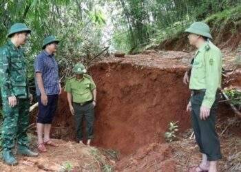 Sạt lở đất diễn biến phức tạp, Thanh Hóa khẩn trương di dời hàng trăm hộ dân