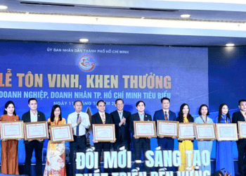 TP. Hồ Chí Minh tôn vinh gần 200 doanh nhân, doanh nghiệp tiêu biểu năm 2024