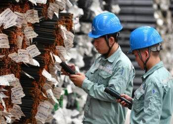 Tăng trưởng GDP quý III tăng 7,4%, vẫn còn 163 nghìn DN rút lui khỏi thị trường