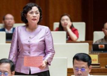 Thống đốc Nguyễn Thị Hồng đề cập đến sự cố rút tiền hàng loạt ở SCB khi giải trình cho vay bất động sản