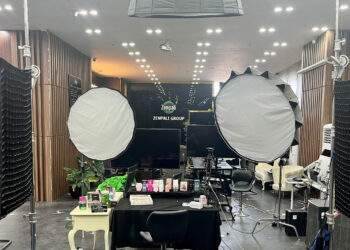 Thu giữ hơn 10.000 chai nước hoa nhập lậu của hot TikToker