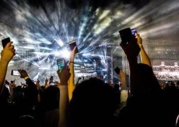 35% người dùng smartphone 5G sẵn sàng chi tiền để trải nghiệm kết nối vượt trội