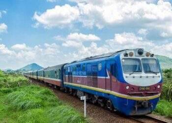 400 khách du lịch nước ngoài trải nghiệm du lịch Việt Nam qua tàu hoả