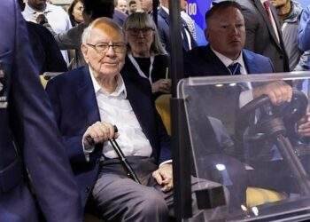 Billionaire Warren Buffett donates $1.1B to charity, plans to give away fortune after death