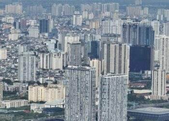 Delayed housing projects restarted but find few buyers