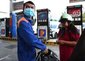 Gasoline, diesel prices drop - VnExpress International