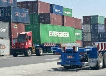 Giám đốc 5 doanh nghiệp bị hải quan TP.HCM ra thông báo tạm hoãn xuất cảnh