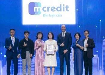Mcredit ghi danh Top 100 nơi làm việc tốt nhất Việt Nam 2024