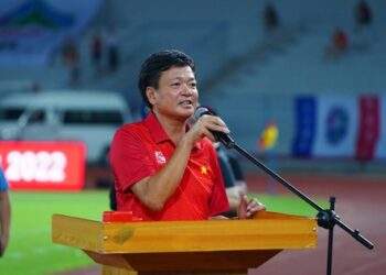 Một doanh nhân muốn bỏ tiền túi đền bù, đưa 'Anh trai say hi' ra khỏi sân Mỹ Đình để đội tuyển Việt Nam thi đấu AFF Cup