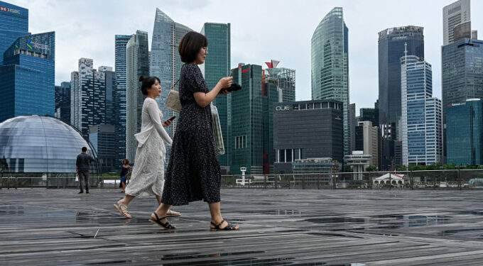 Singapore to give civil servants 1.05-month salary as year-end bonus