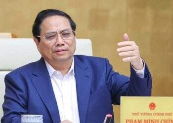 Thủ tướng yêu cầu ngành ngân hàng giảm mặt bằng lãi suất cho vay