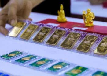 Vietnam gold prices rise as global rates surge
