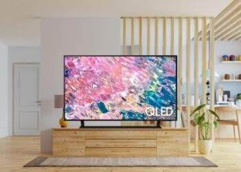 Vietnamese warm up to supersize TVs