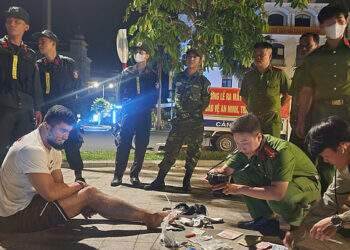 3 Uzbeks arrested in Phu Quoc island for cheating people with fake dollar bills