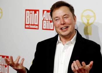 Chỉ một chữ trên Twitter, tỉ phú Elon Musk khiến Bitcoin rớt giá 8%