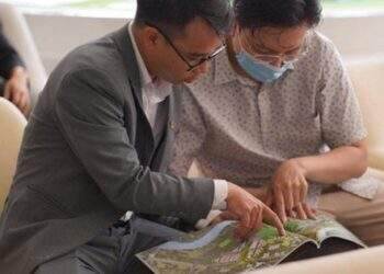 Doanh nghiệp địa ốc bung hàng