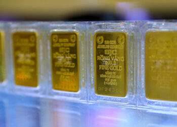Gold prices slide amid global rally