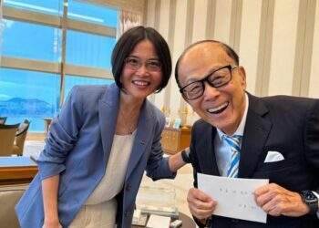 Hong Kong’s richest billionaire Li Ka Shing sports Apple Watch after decades of wearing $50 Citizen