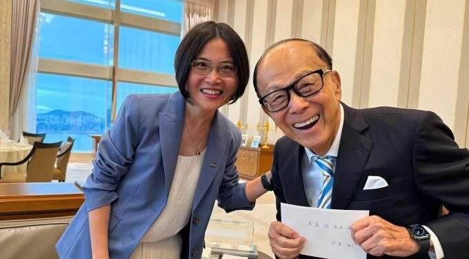 Hong Kong’s richest billionaire Li Ka Shing sports Apple Watch after decades of wearing $50 Citizen